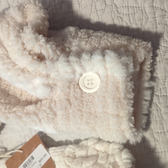 Short ,Chenille like button up Jacket - Picture 6 of 8